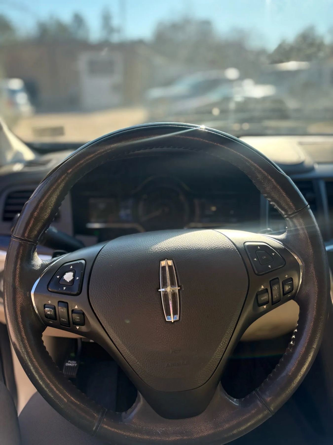 Used 2014 Lincoln MKS w/ Equipment Group 101A image 7