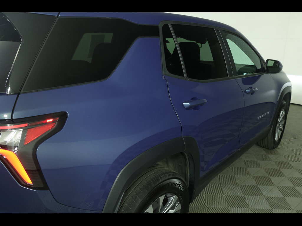 Used 2025 Chevrolet Equinox LT AWD/4WD image 17