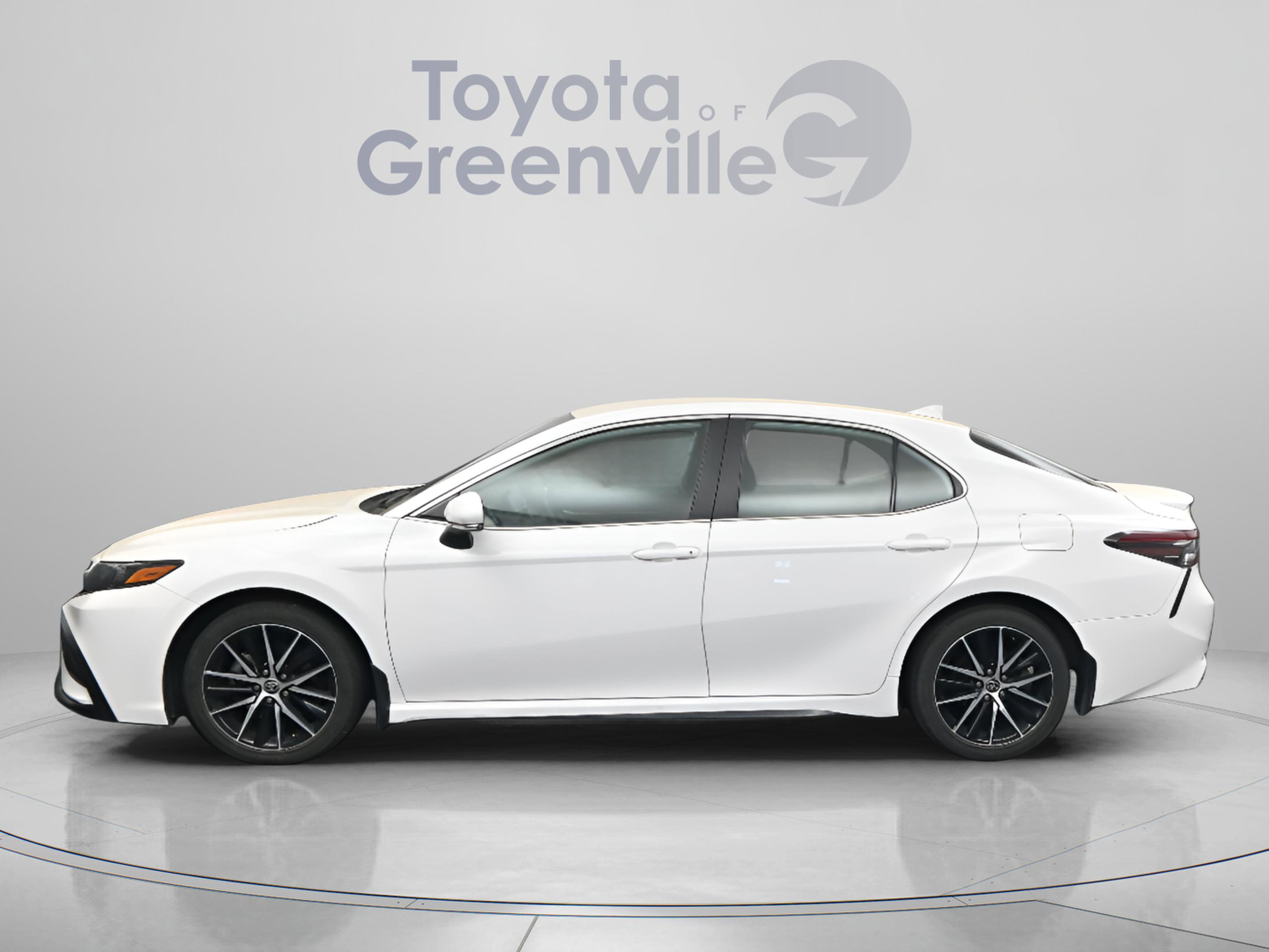 Certified 2024 Toyota Camry SE FWD image 5