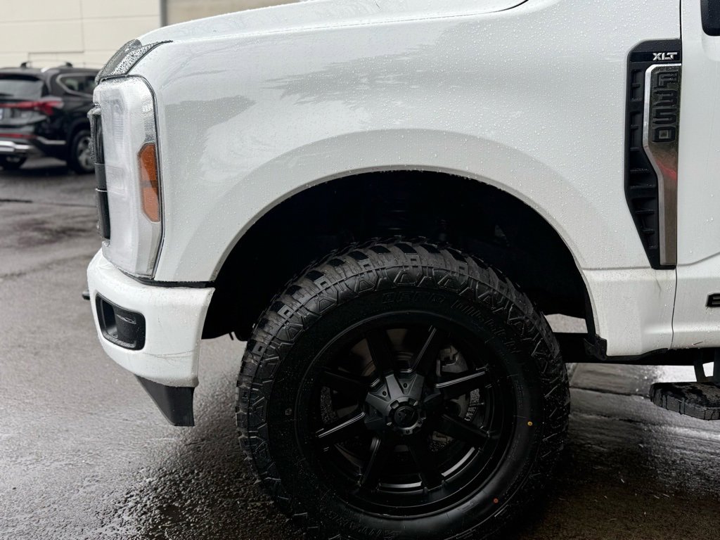 Used 2024 Ford F350 XLT image 7
