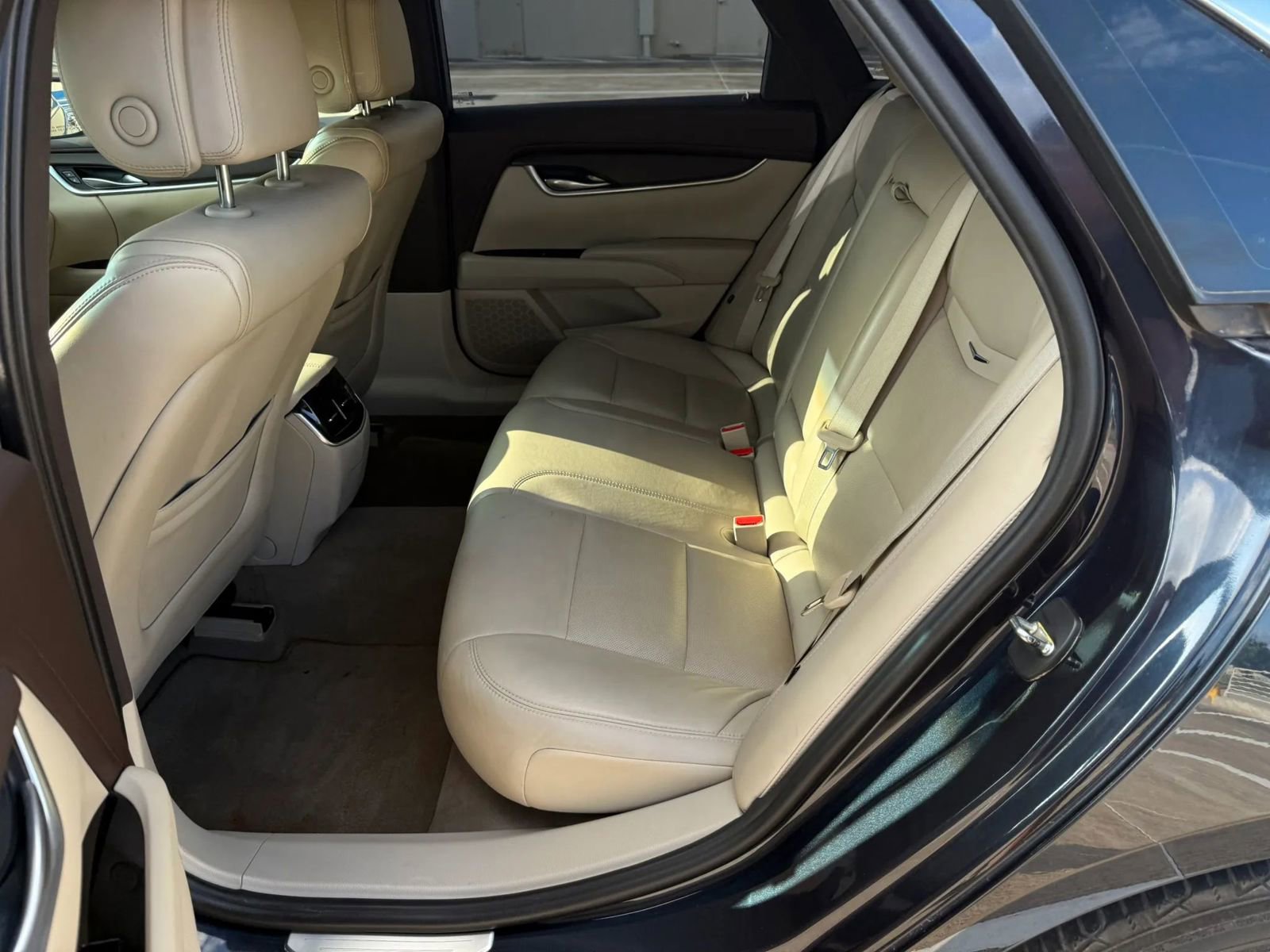 Used 2013 Cadillac XTS FWD image 14