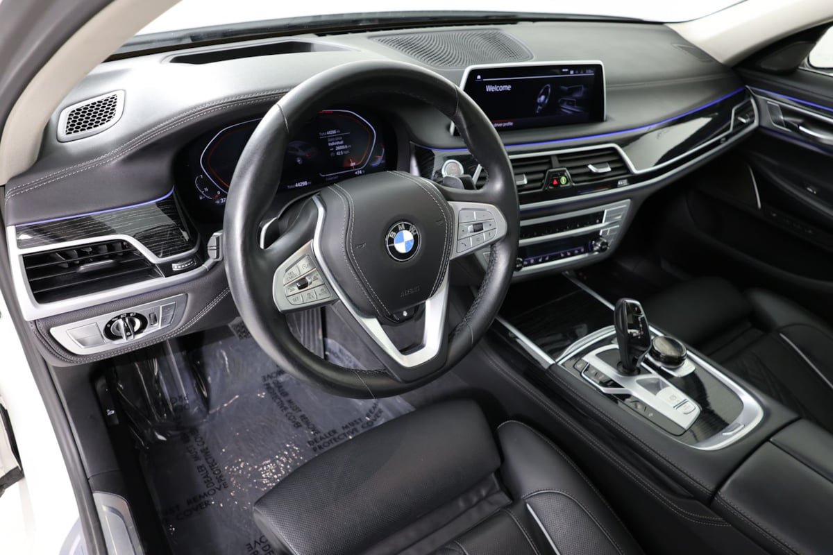 Used 2022 BMW 750i xDrive w/ Executive Package AWD/4WD image 22