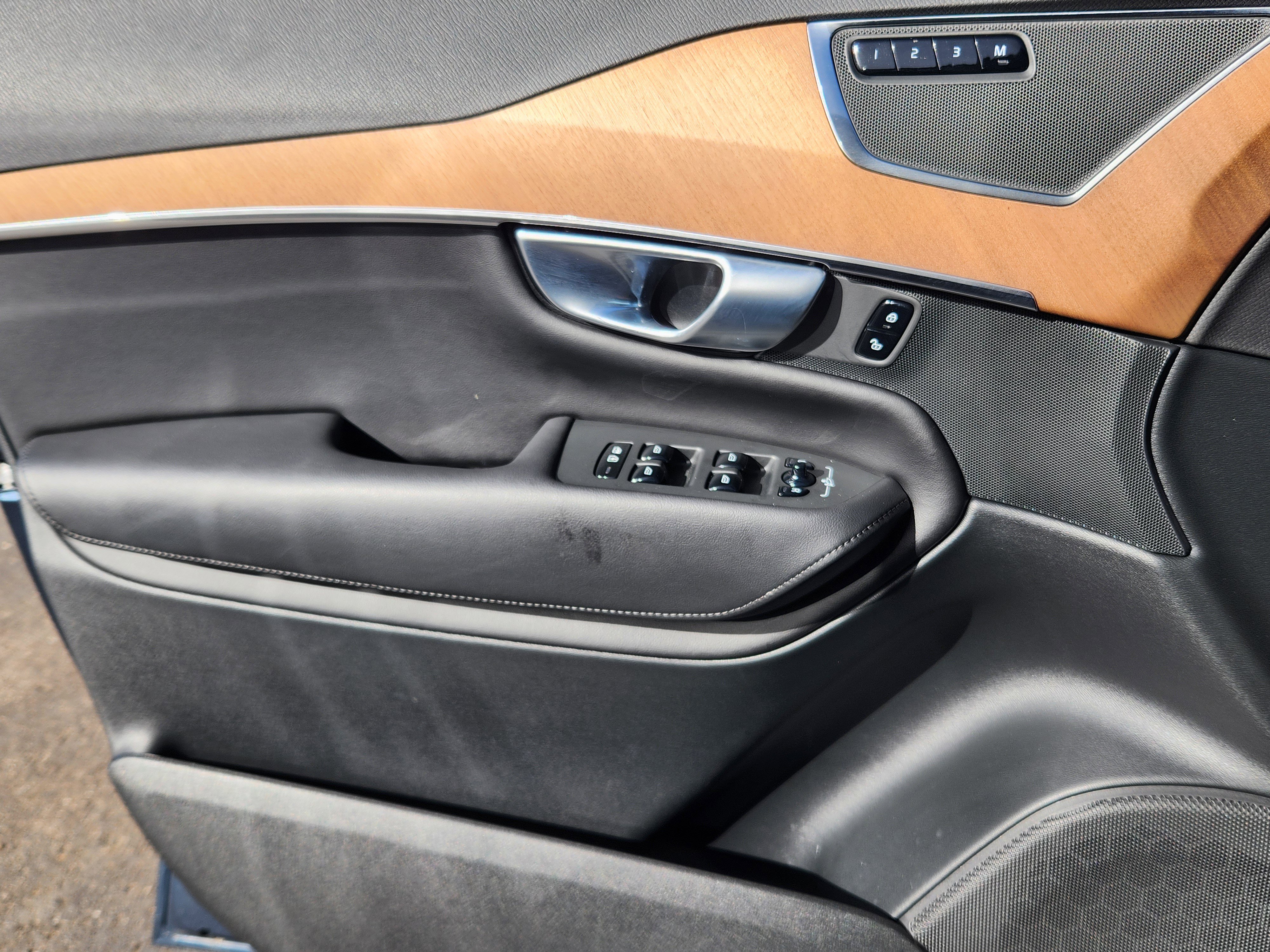 Used 2024 Volvo XC90 B5 Plus image 12