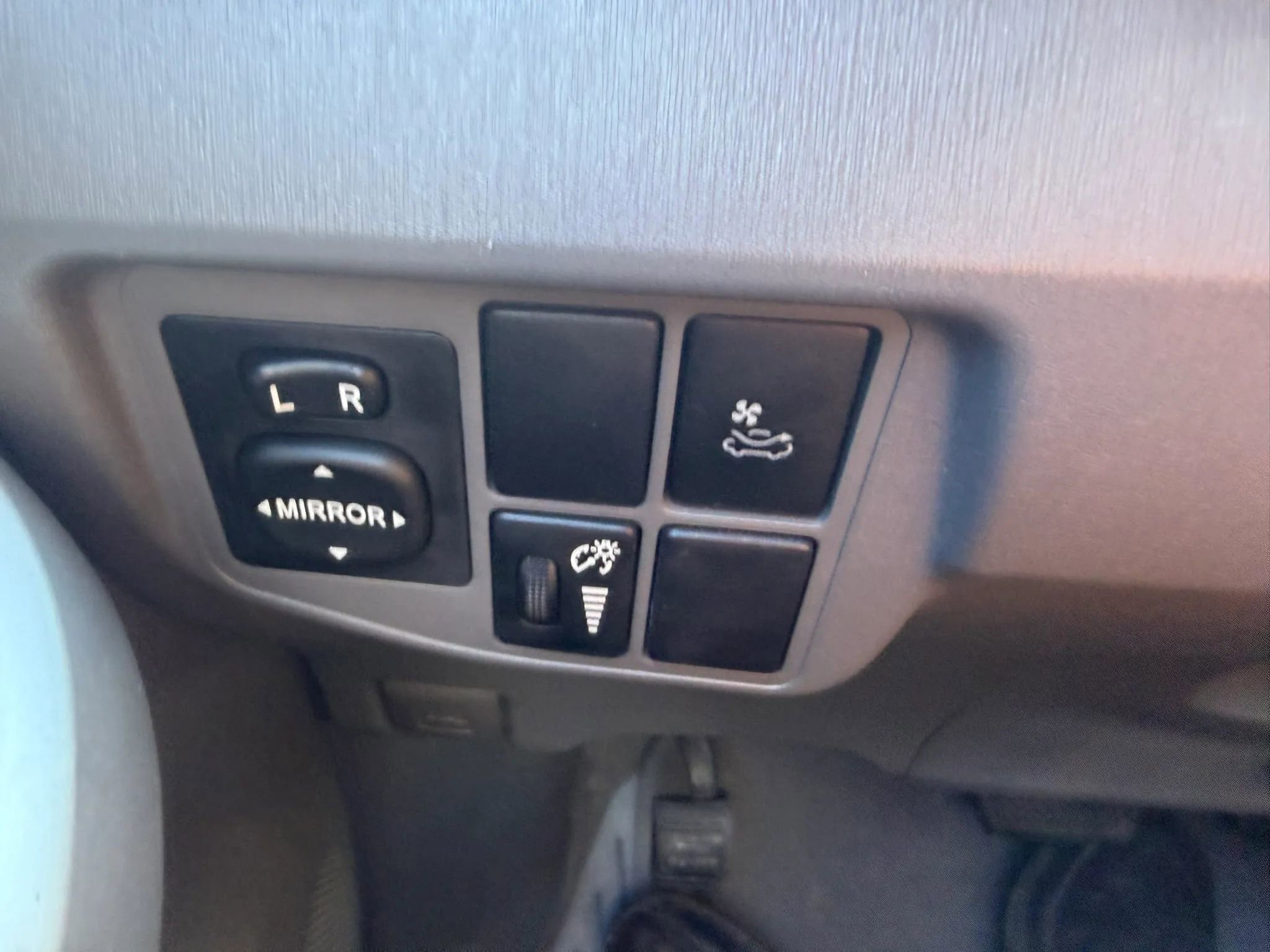 Used 2010 Toyota Prius Five FWD image 24