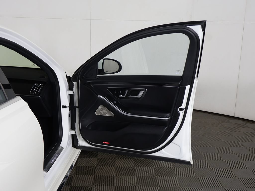 Used 2023 Mercedes-Benz S 500 4MATIC w/ AMG Line image 25