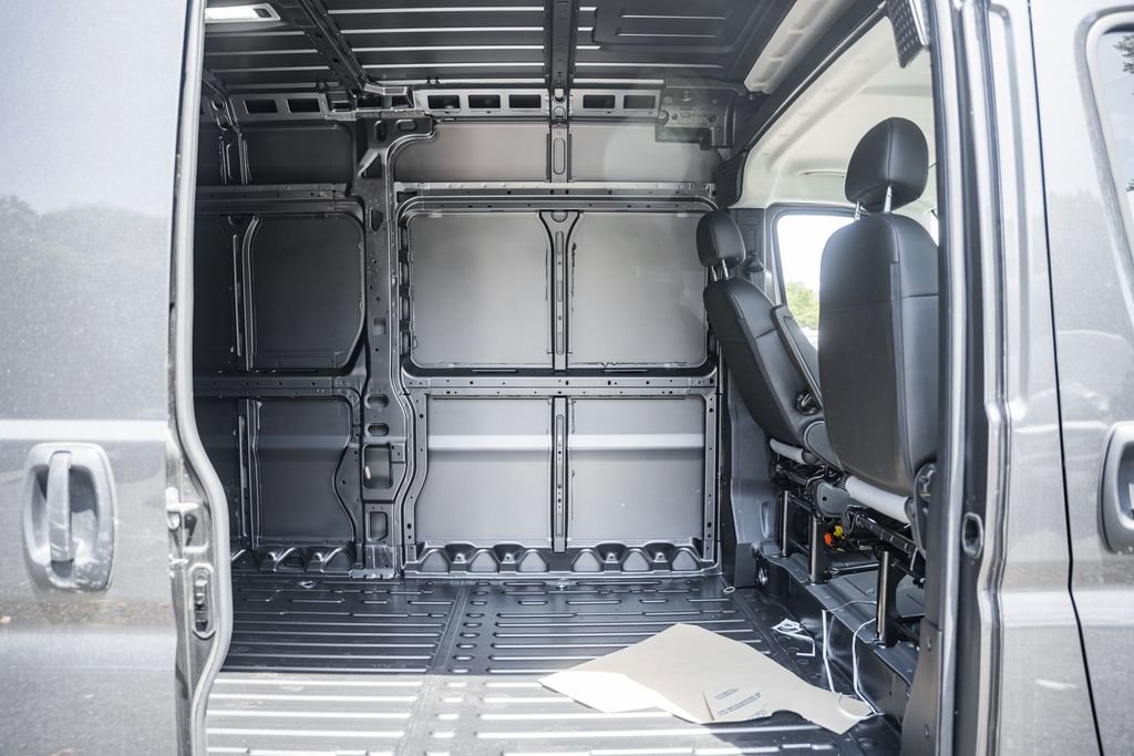 New 2025 RAM ProMaster 3500 w/ Quick Order Package 22G SLT image 15