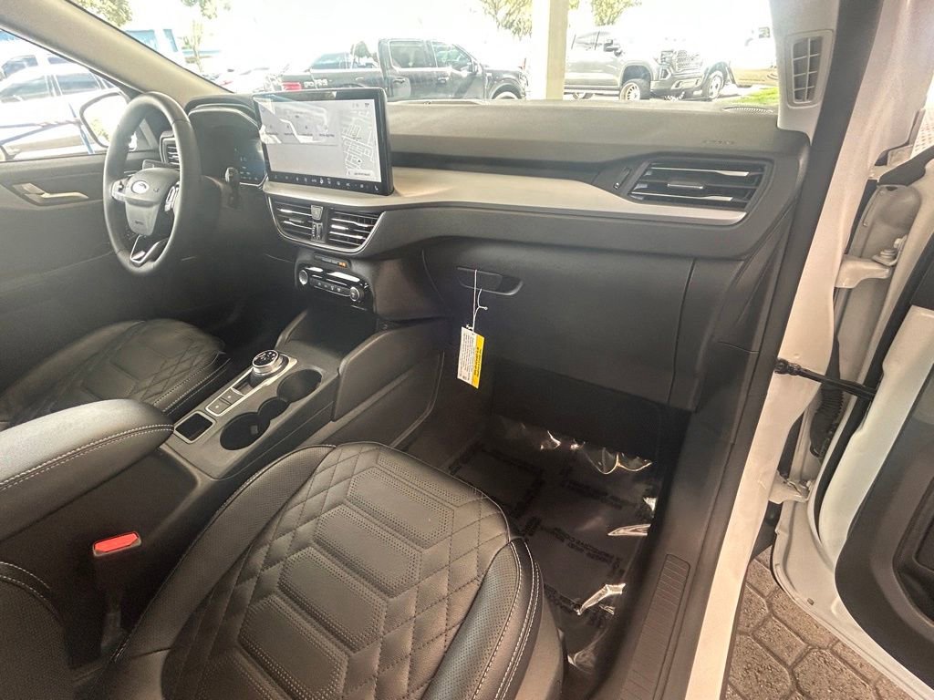 Certified 2024 Ford Escape SE w/ PHEV Premium Package FWD image 28