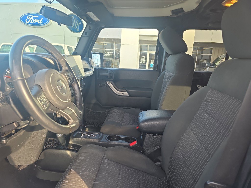Used 2012 Jeep Wrangler Unlimited Sahara w/ Dual Top Group AWD/4WD image 12