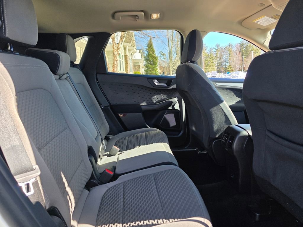 Used 2020 Ford Escape SE image 24