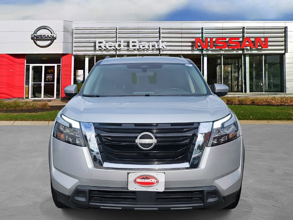 Used 2025 Nissan Pathfinder SV AWD/4WD image 4