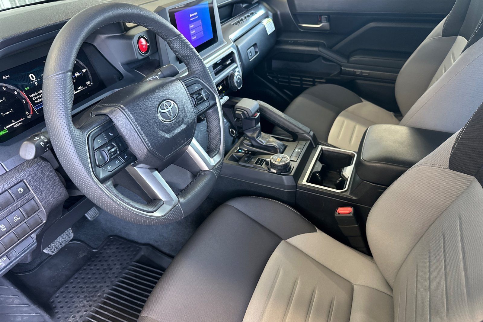 Certified 2025 Toyota Tacoma TRD Off-Road AWD/4WD image 9
