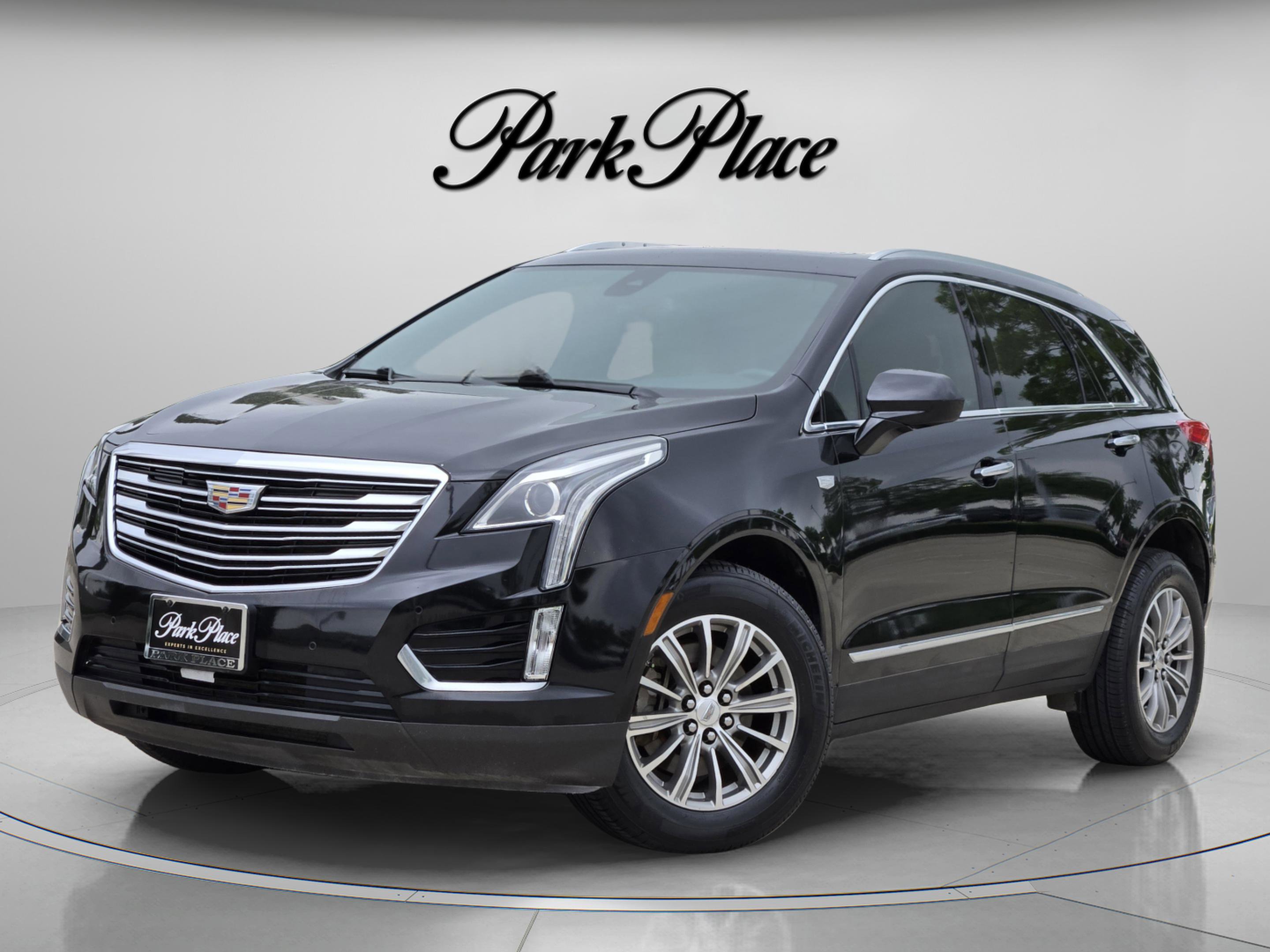 Used 2017 Cadillac XT5 Luxury w/ Driver Awareness Package AWD/4WD image 1