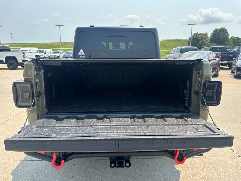 Certified 2025 Jeep Gladiator Overland AWD/4WD image 28