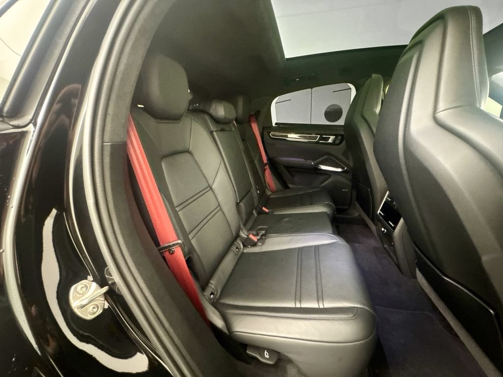 Used 2023 Porsche Cayenne Turbo AWD/4WD image 27