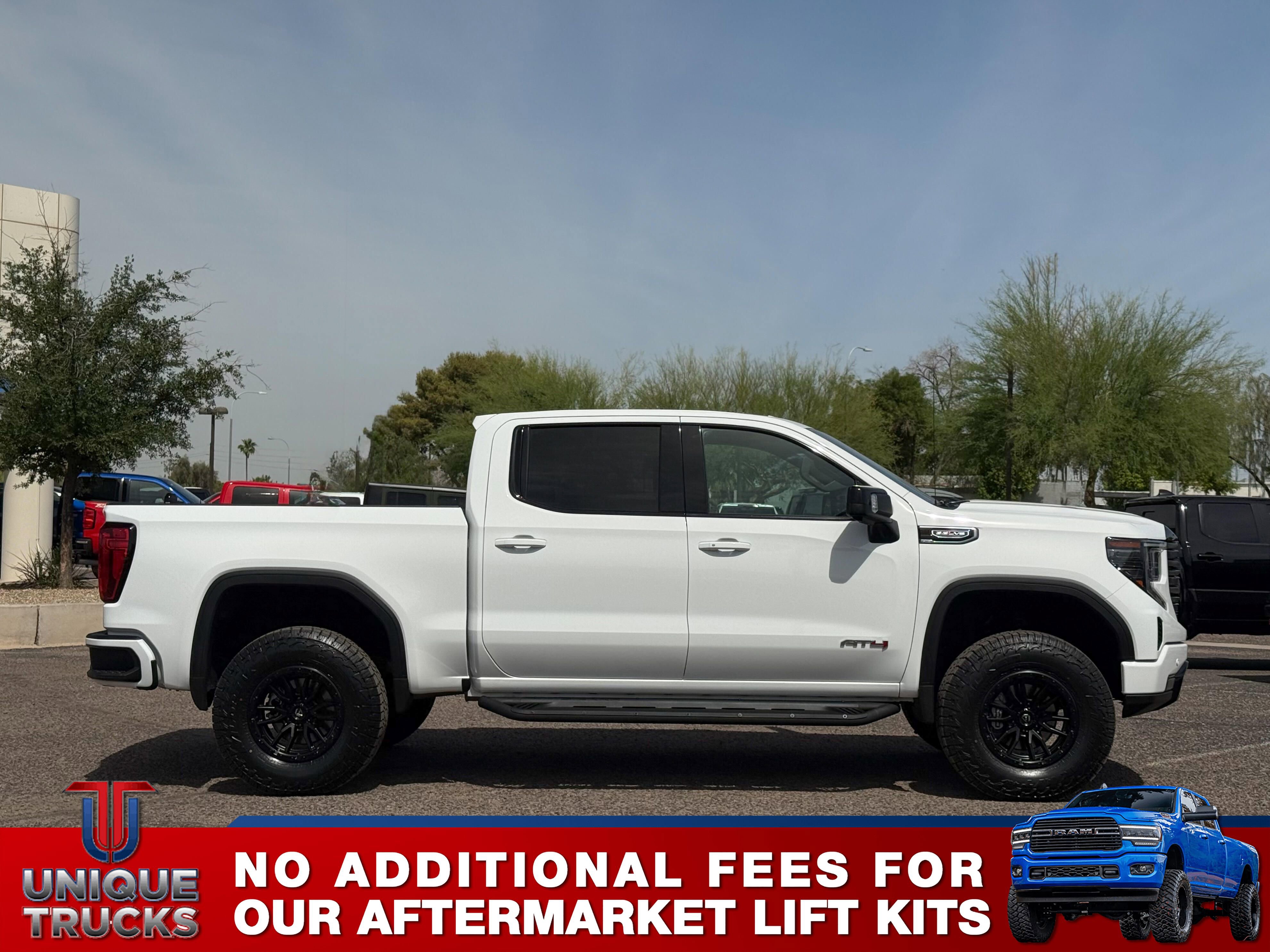 Used 2025 GMC Sierra 1500 AT4 w/ Technology Package AWD/4WD image 4