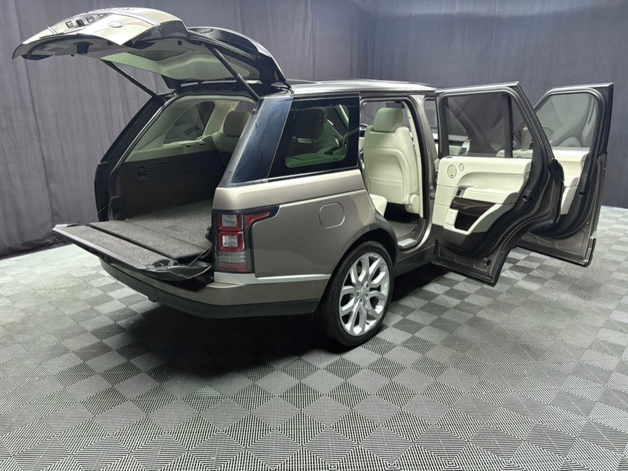 Used 2017 Land Rover Range Rover HSE image 21