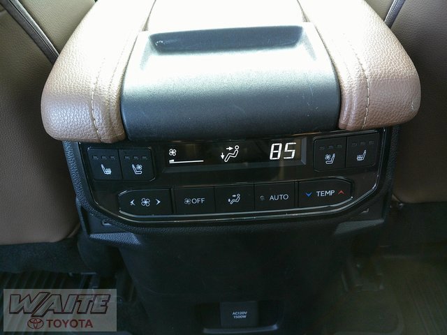 Used 2024 Toyota Grand Highlander AWD Hybrid image 29