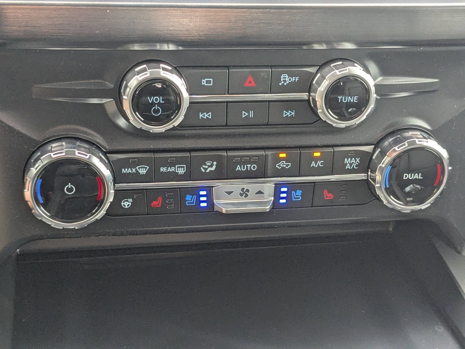 New 2026 Ford F250 Lariat w/ Black Appearance Package AWD/4WD image 25