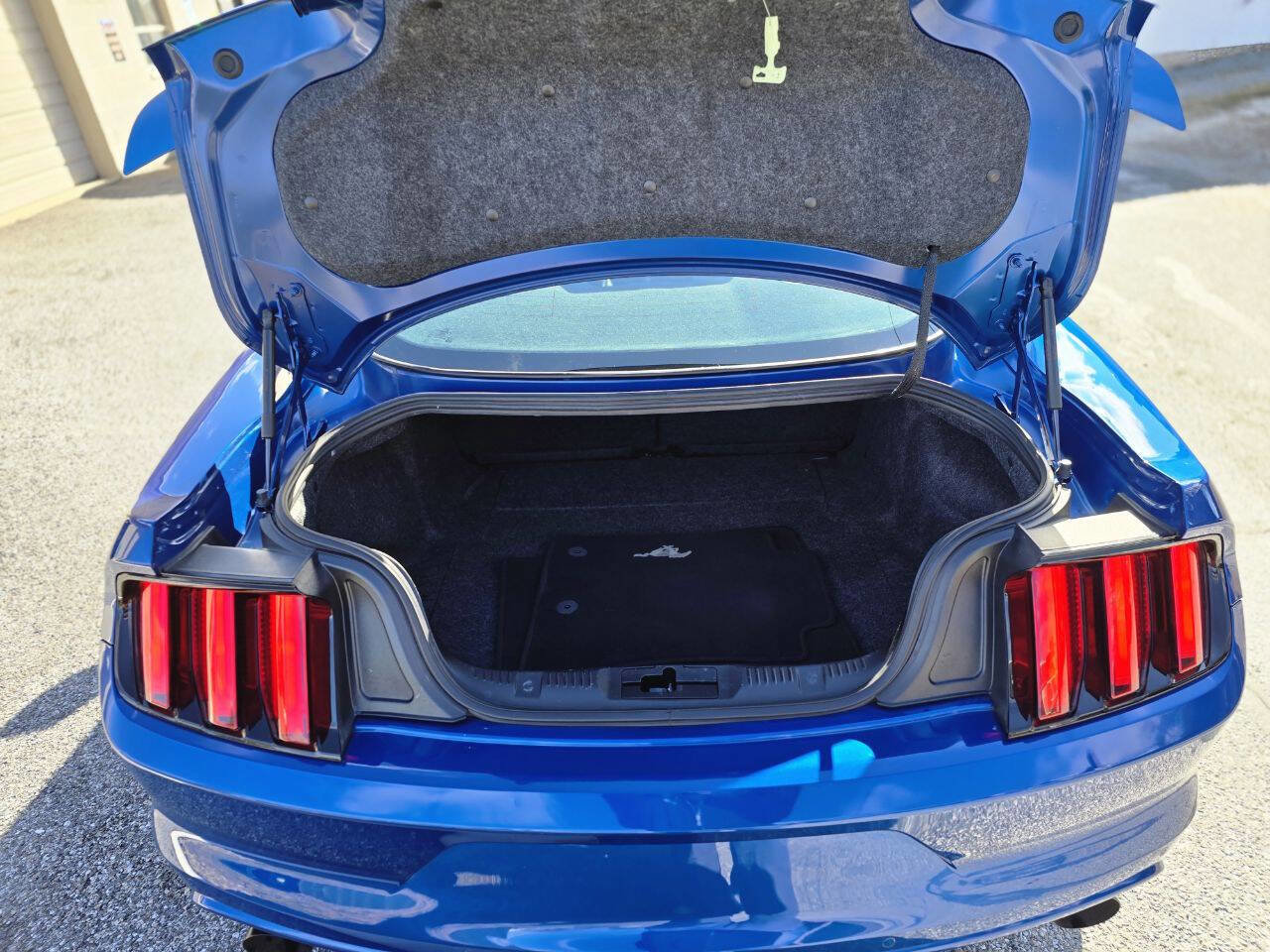 Used 2017 Ford Mustang GT image 23