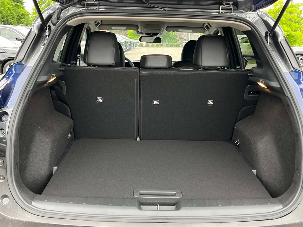 New 2025 Nissan Kicks SR image 6