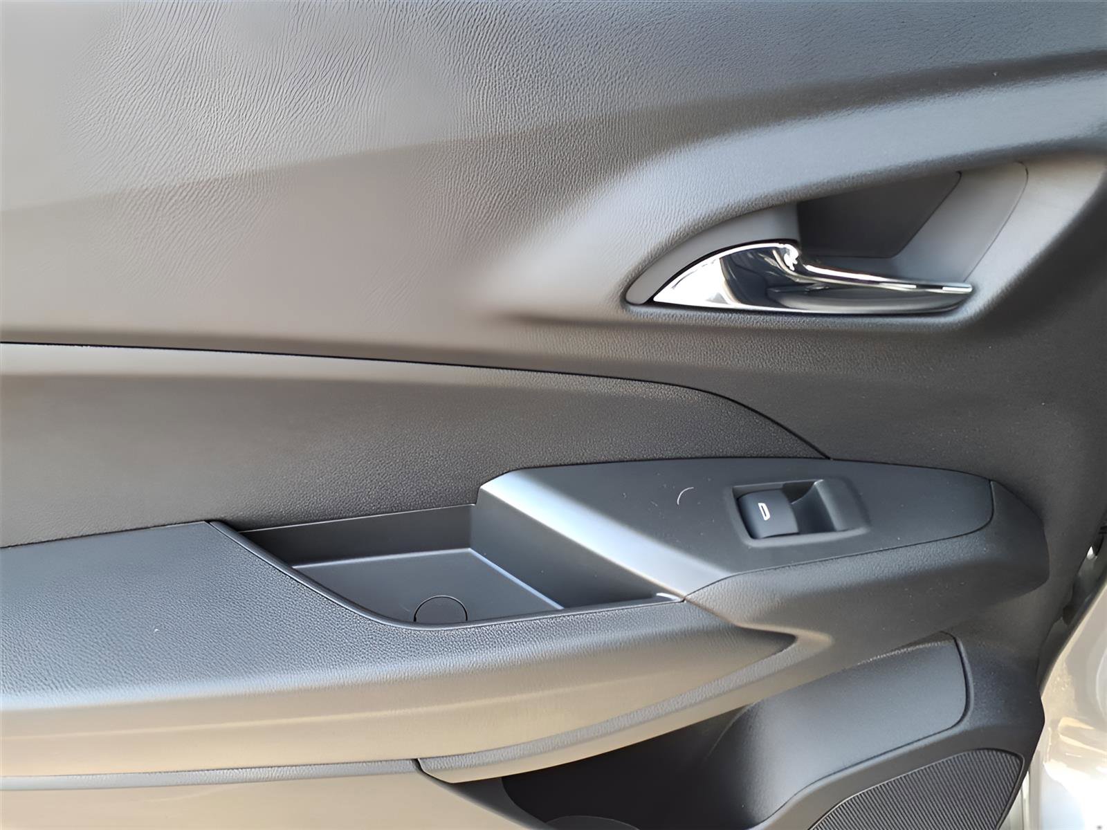 New 2026 Chevrolet Trax RS w/ Driver Confidence Package image 10