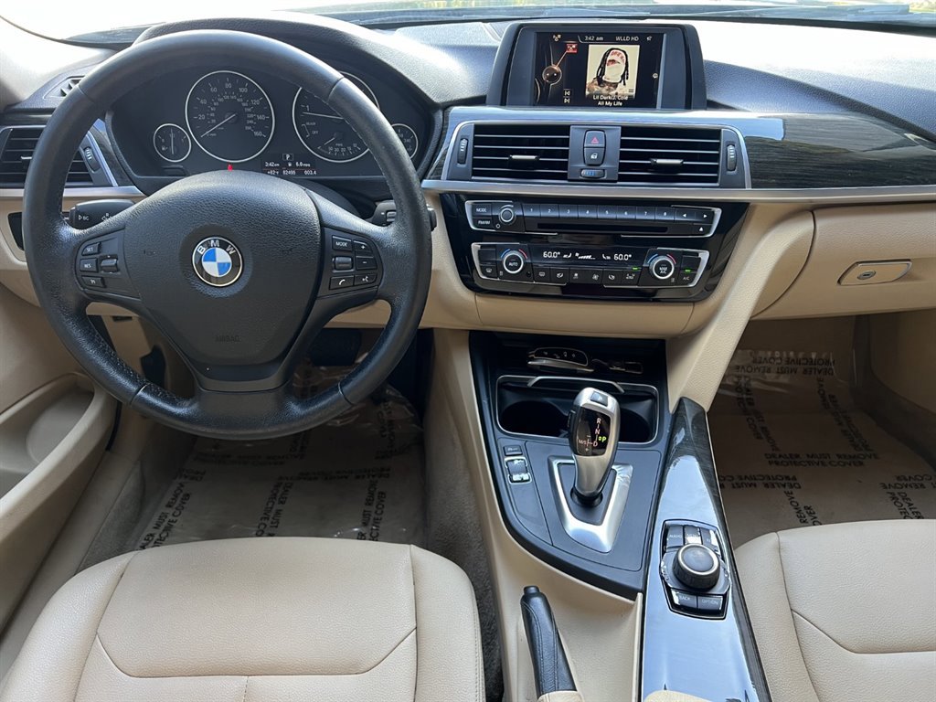 Used 2016 BMW 320i Sedan image 18