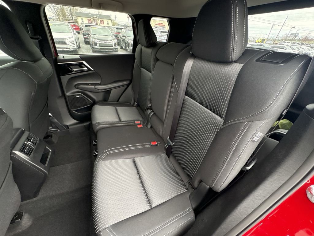 New 2026 Mitsubishi Outlander ES image 23
