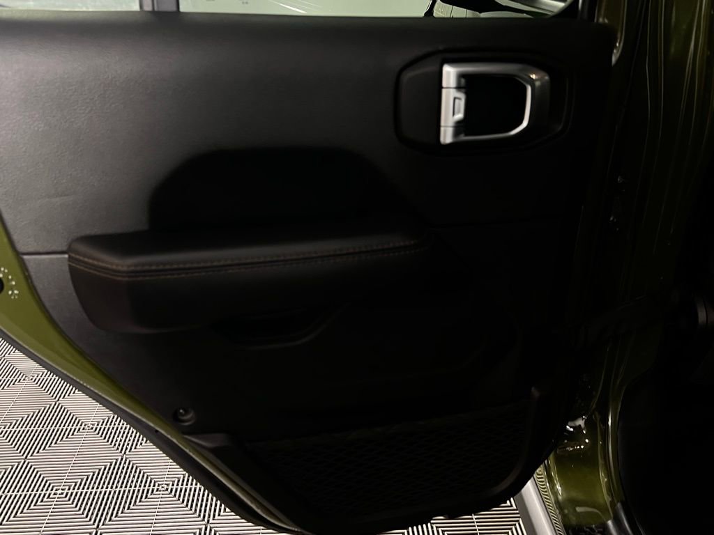 Used 2022 Jeep Wrangler Unlimited Rubicon w/ Xtreme Recon 35" Tire Package image 28