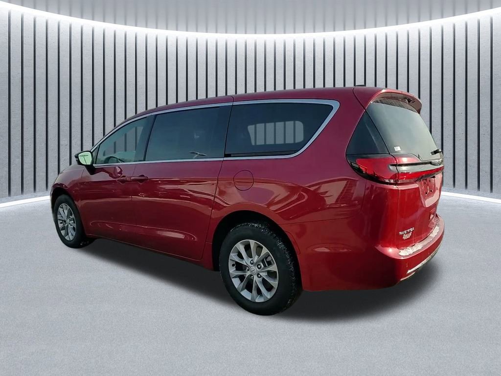 New 2026 Chrysler Pacifica Select image 15