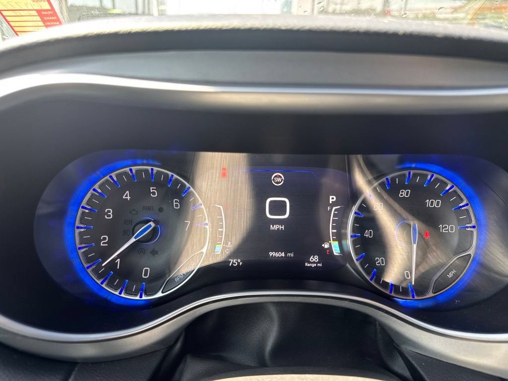 Used 2019 Chrysler Pacifica Touring-L Plus w/ Advanced Safetytec Group FWD image 13