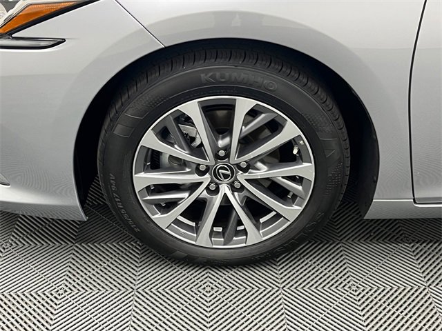 Certified 2025 Lexus ES 350 image 23