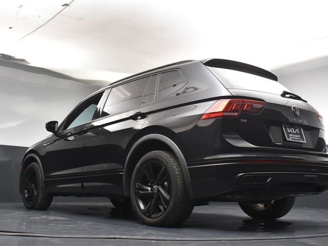 Used 2023 Volkswagen Tiguan SE R-Line image 38