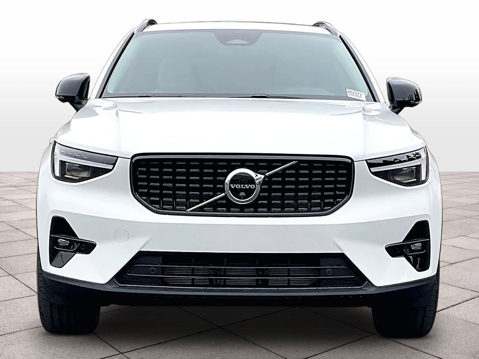 New 2026 Volvo XC40 B5 Plus w/ Protection Package Premier AWD/4WD image 5