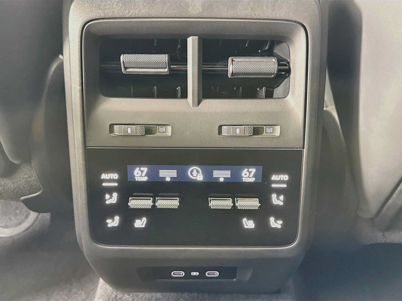 Used 2026 Porsche Macan Electric RWD image 26