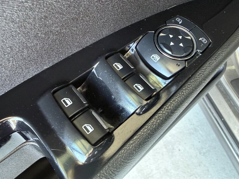 Used 2015 Ford Fusion SE FWD image 24