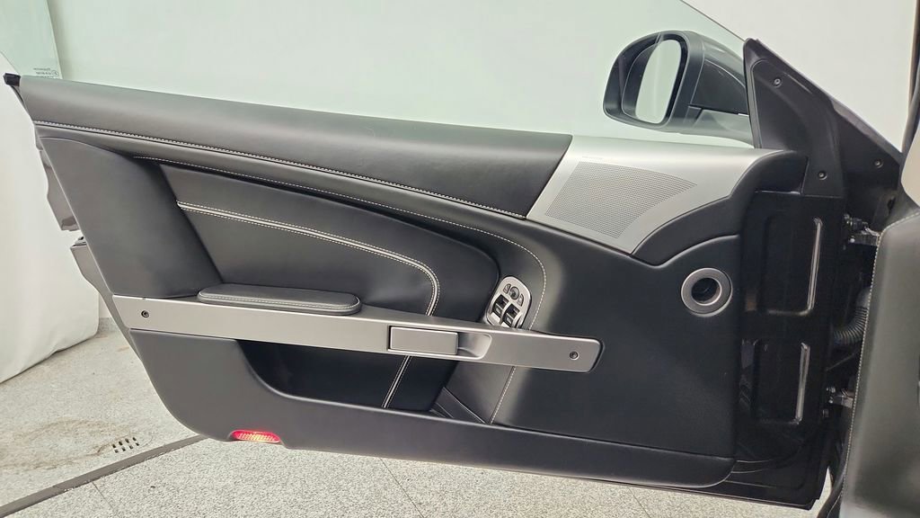 Used 2012 Aston Martin Virage Coupe image 15