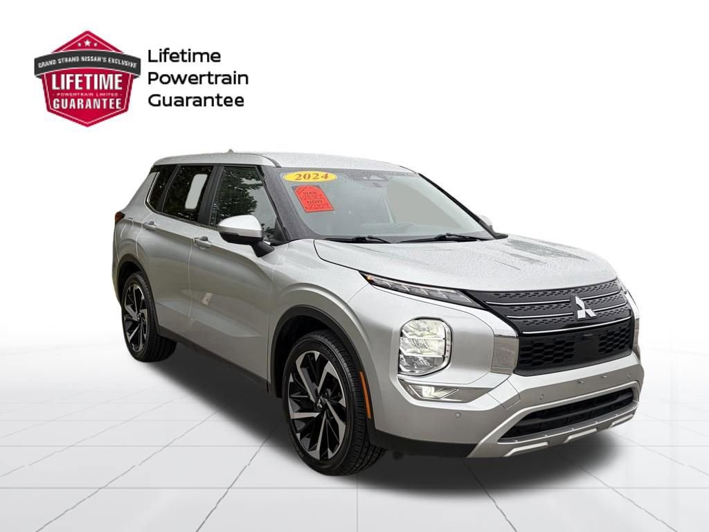 Used 2024 Mitsubishi Outlander SE image 10