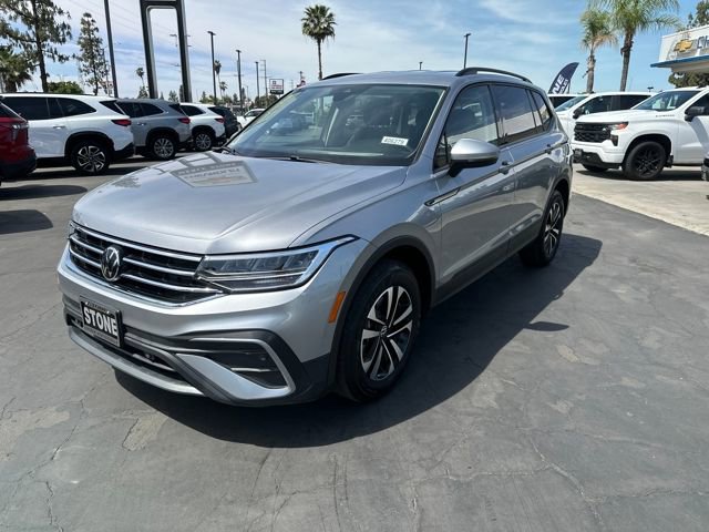 Used 2024 Volkswagen Tiguan S image 3