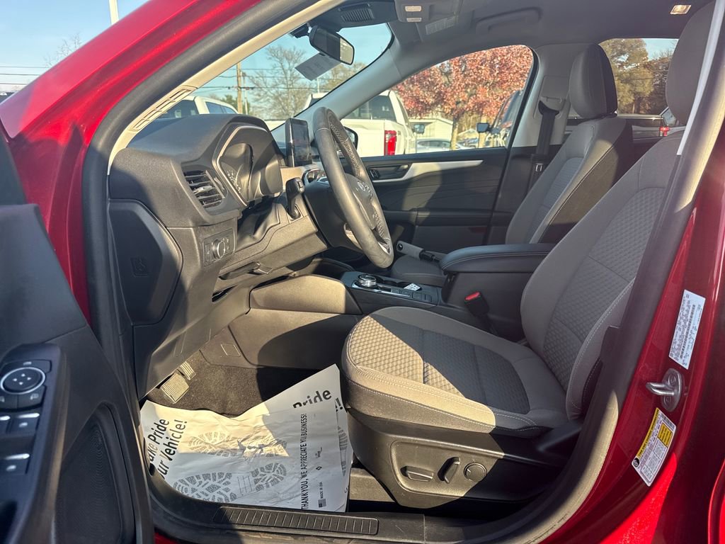 Used 2022 Ford Escape SE w/ Convenience Package image 16