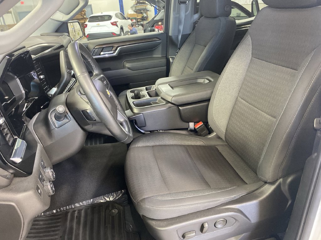 Certified 2024 Chevrolet Silverado 1500 LT AWD/4WD image 26