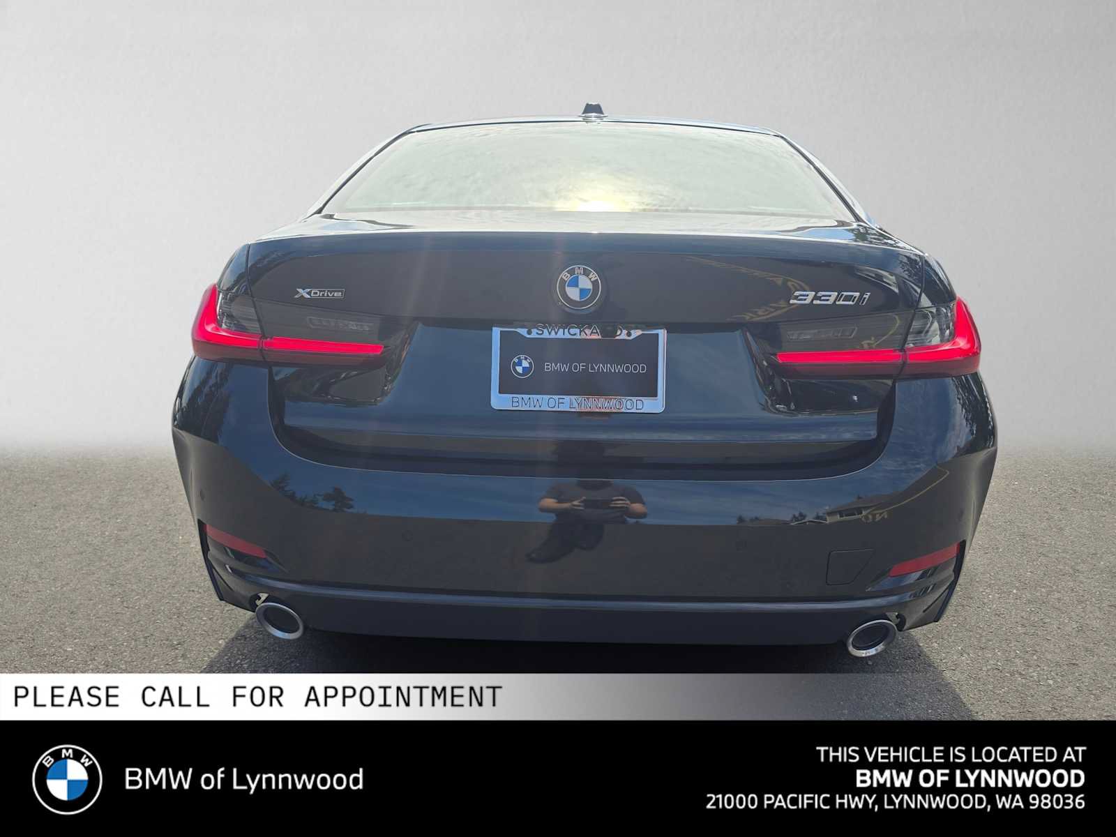 New 2026 BMW 330i xDrive Sedan w/ Premium Package AWD/4WD image 4
