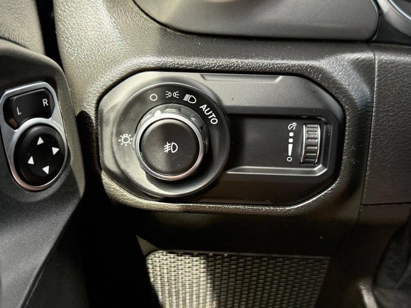 Used 2023 Jeep Wrangler Unlimited Sport AWD/4WD image 17