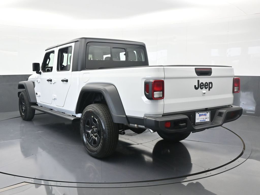 Used 2025 Jeep Gladiator Sport image 4