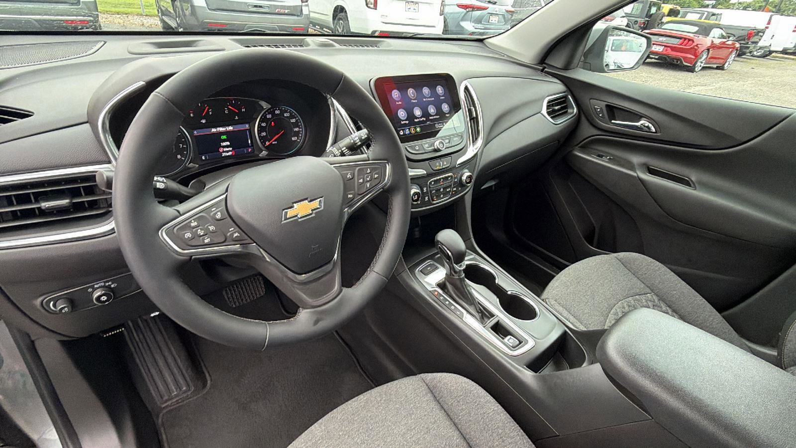Used 2024 Chevrolet Equinox LT AWD/4WD image 3