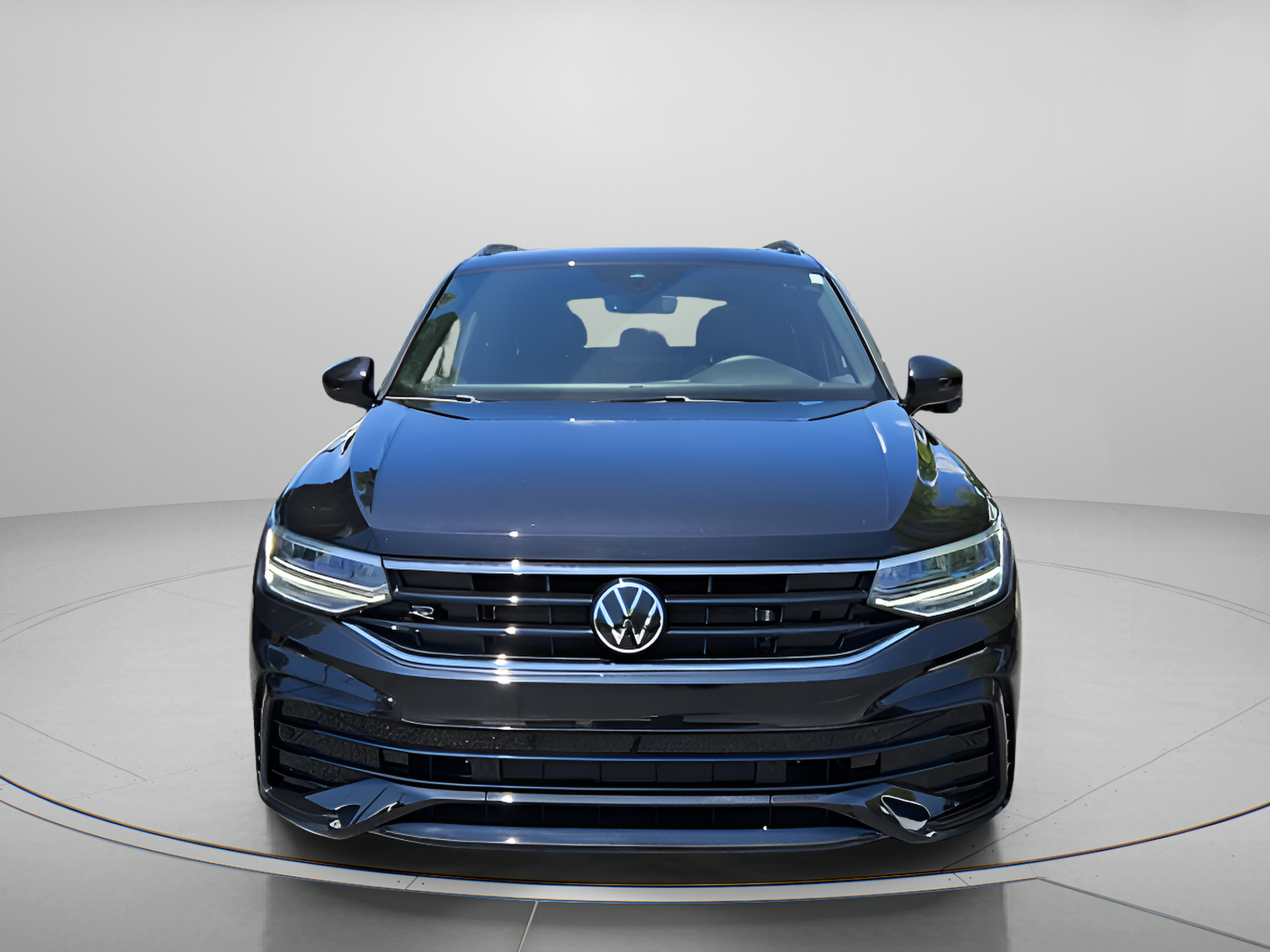 Certified 2024 Volkswagen Tiguan SE R-Line FWD image 9