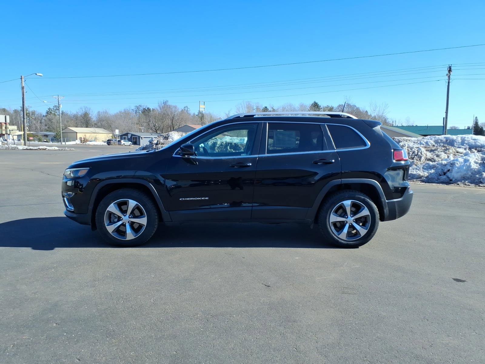 Used 2019 Jeep Cherokee Limited w/ Trailer Tow Group image 2