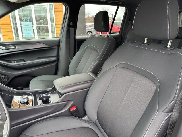 New 2026 Jeep Grand Cherokee Laredo AWD/4WD image 22