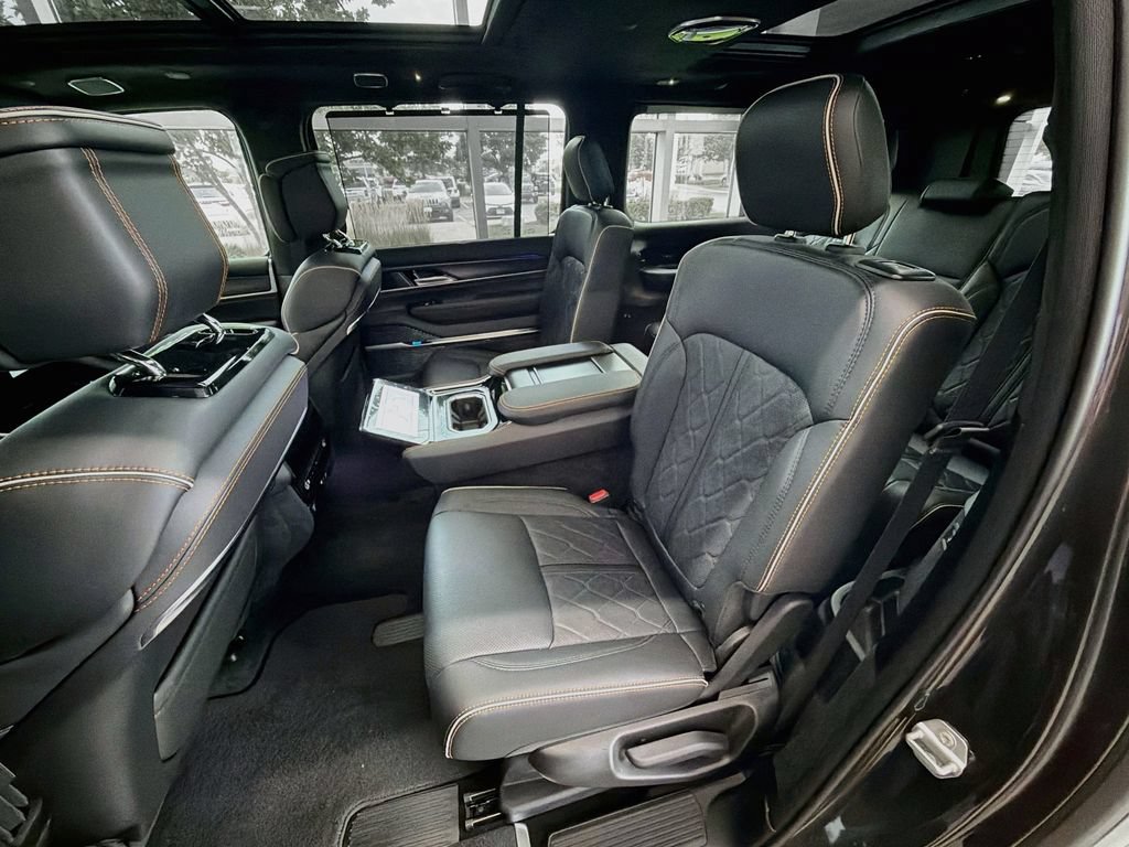 New 2026 Jeep Grand Wagoneer L Summit AWD/4WD image 24