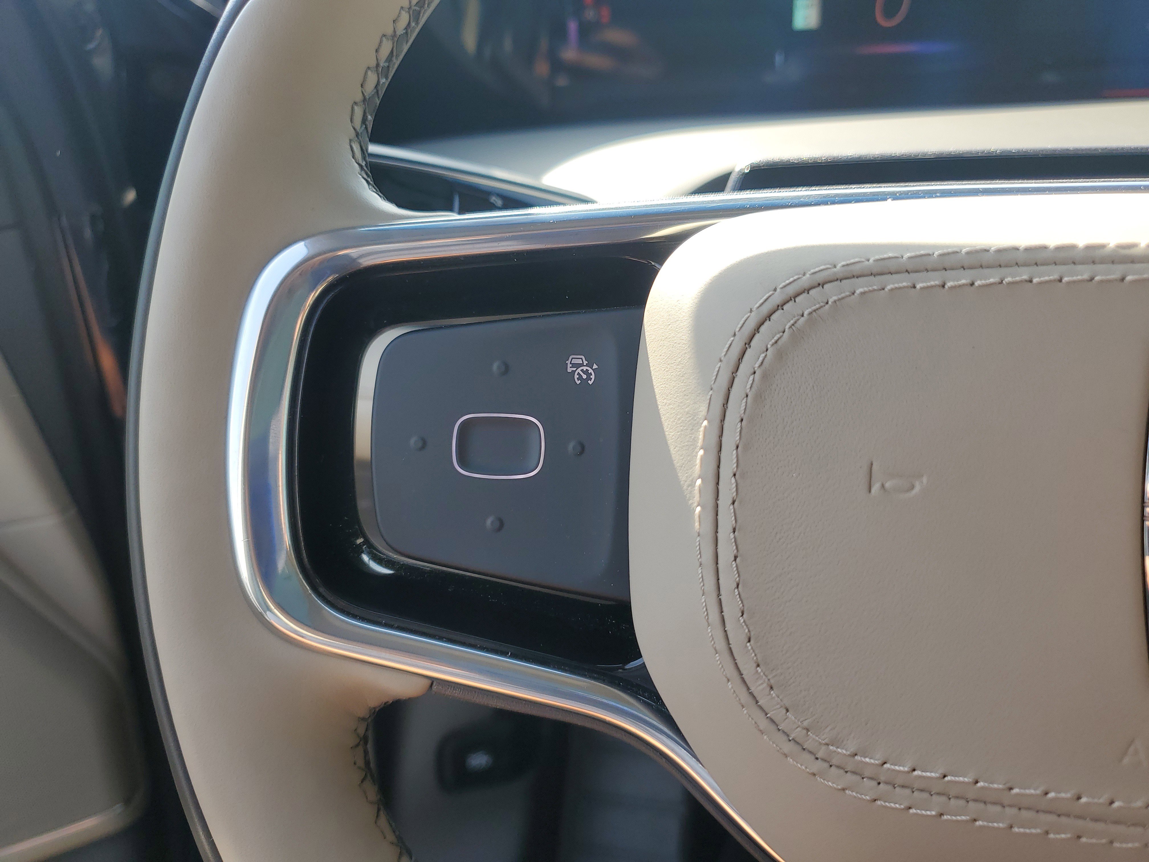 Used 2024 Lincoln Nautilus Premier w/ Equipment Group 102A image 16