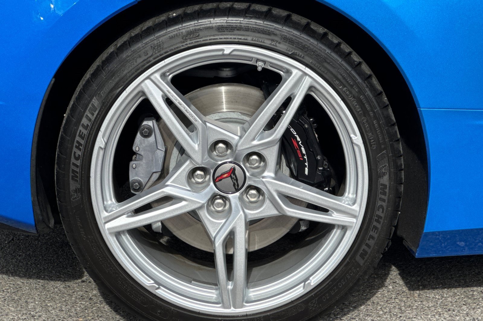 Used 2024 Chevrolet Corvette Stingray w/ Z51 Performance Package image 23